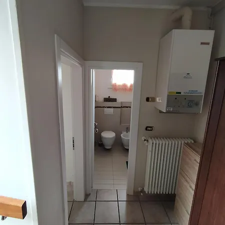 A 400m Dal Porto Canale Leonardesco Apartament *