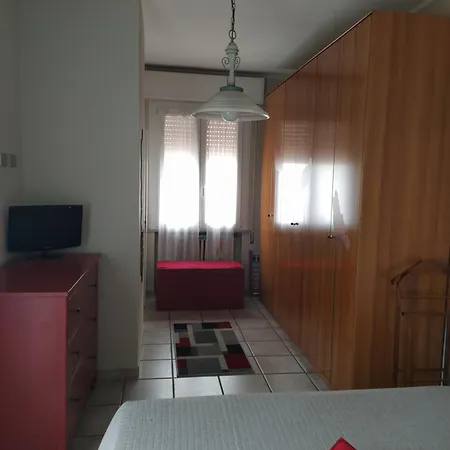 A 400m Dal Porto Canale Leonardesco Apartament *