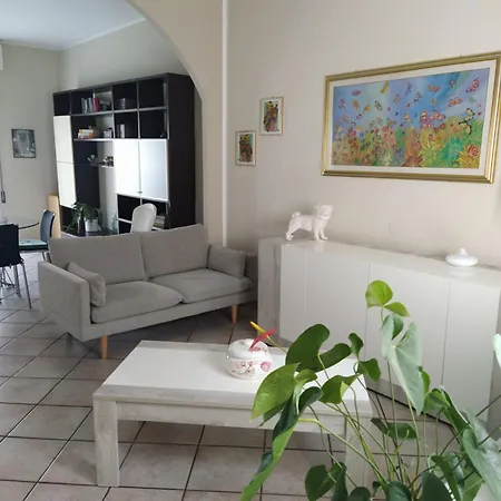 A 400m Dal Porto Canale Leonardesco Apartament *