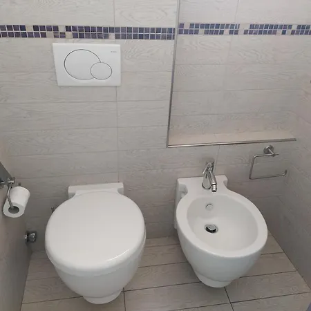 Apartament A 400m Dal Porto Canale Leonardesco